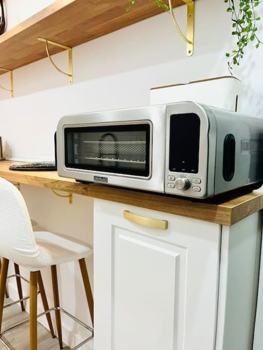 New Luxurious Studio With Patio/Center Apartment มาลากา ภายนอก รูปภาพ